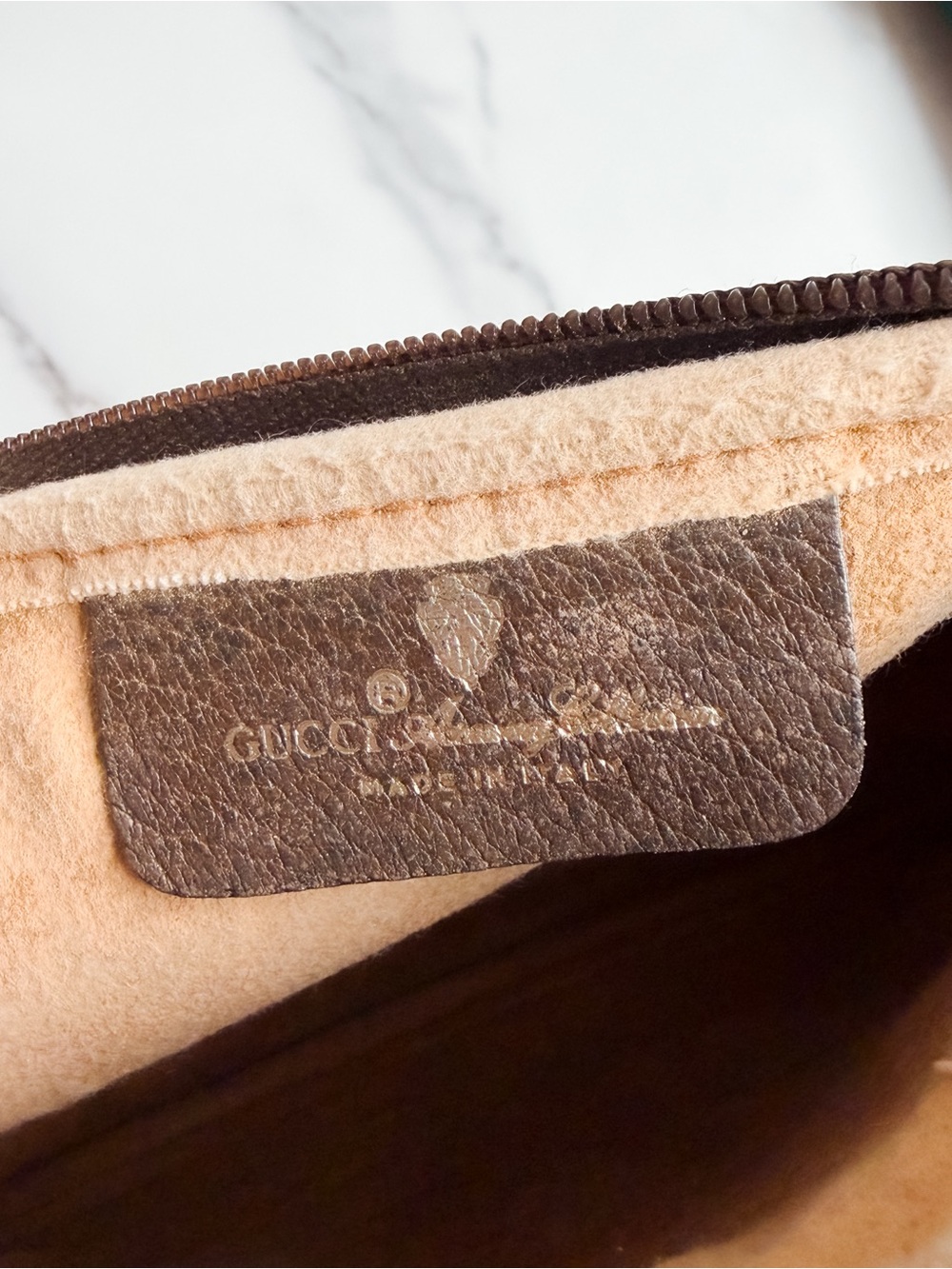 Authentic Gucci Guccissima Clutch as Crossbody ❤️💚 - Picture 8 of 13